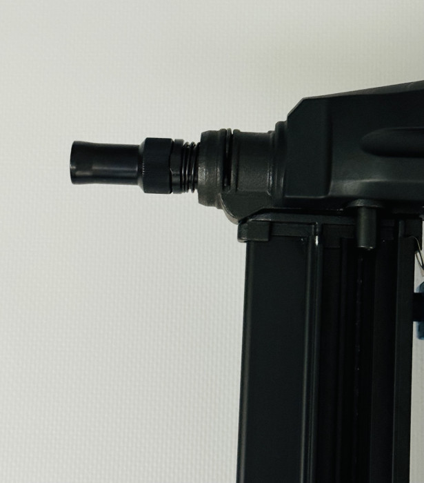 Акумуляторний монтажний пістолет TOUA DCCN40A